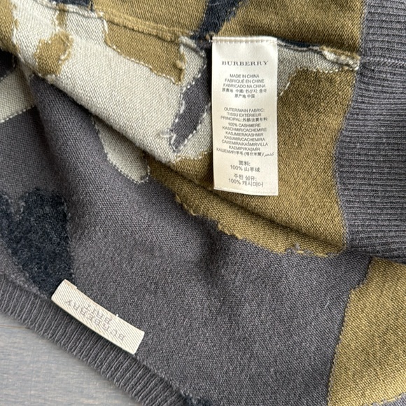 Burberry Brit %100 Cashmere Sweater. Size M - Picture 4 of 9